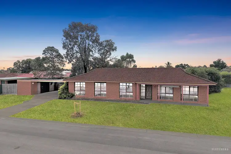 34 Hilton Way, Melton West VIC 3337