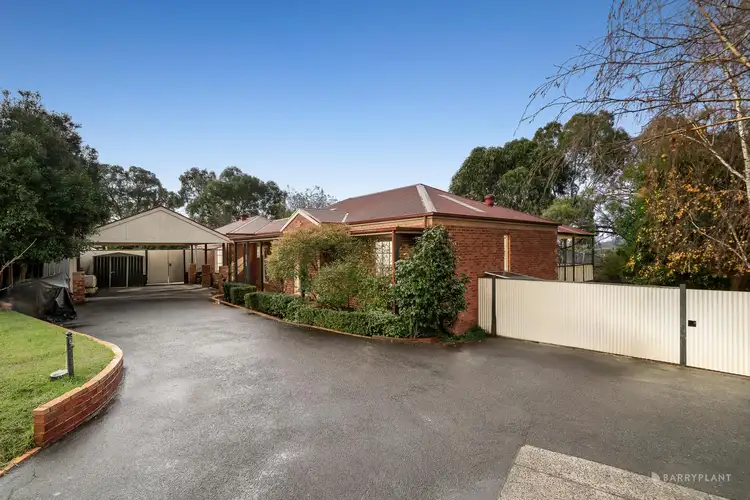 11 Ungara Close, Eltham North VIC 3095