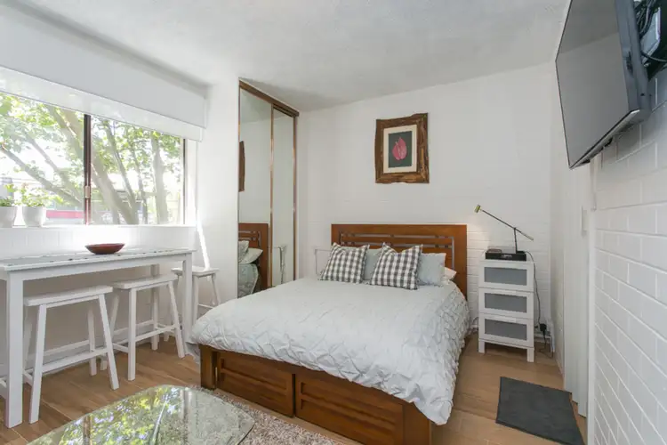 2/25 Redan Street, St Kilda VIC 3182