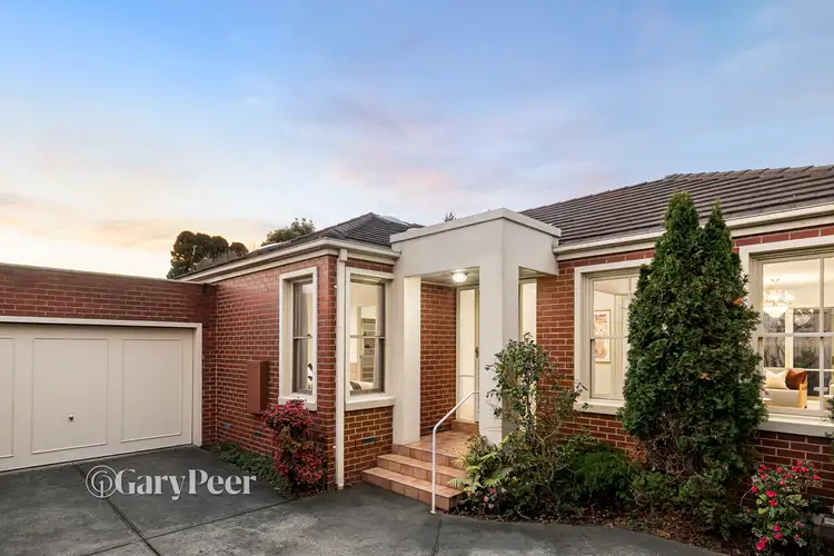 8 Alston Grove, St Kilda East VIC 3183
