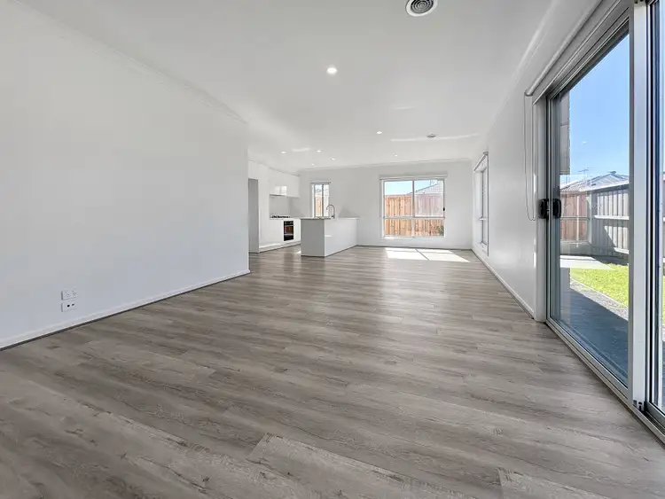 Fourth view of Homely house listing, 8 Fuchsia Close, Officer VIC 3809