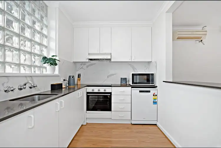 27/180 Barkly Street, St Kilda VIC 3182