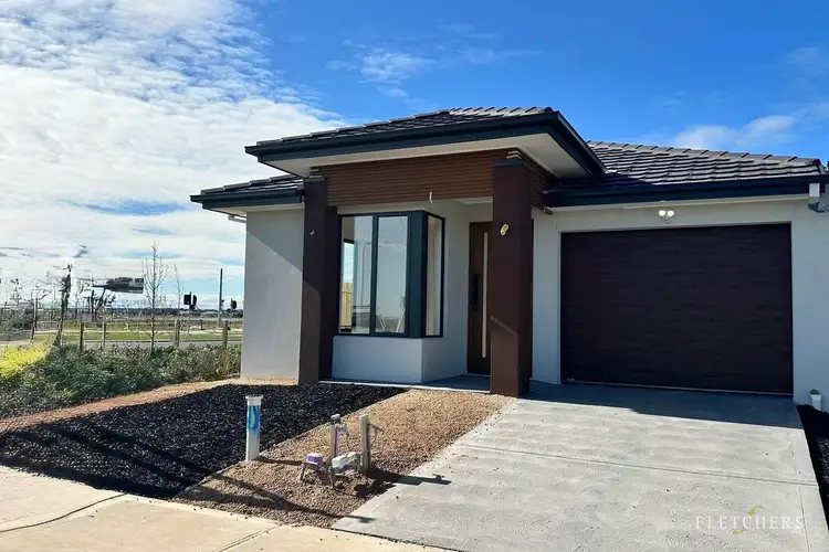 39 Pobblebonk Crescent, Clyde North VIC 3978