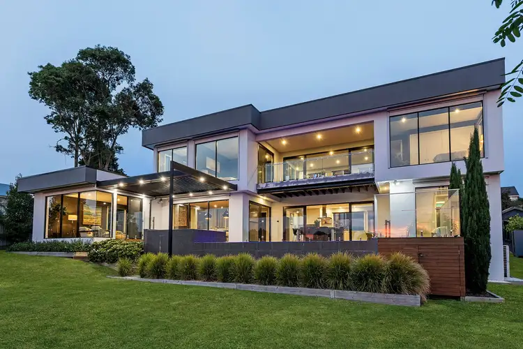 5 Manna Hill Court, Mount Eliza VIC 3930