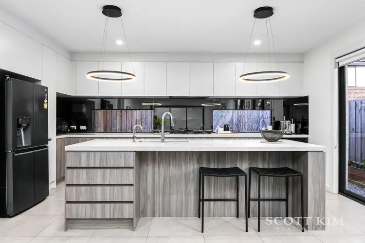 Fourth view of Homely townhouse listing, 2/334 Waverley Road, Mount Waverley VIC 3149