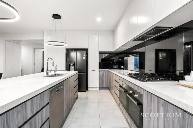 Fifth view of Homely townhouse listing, 2/334 Waverley Road, Mount Waverley VIC 3149