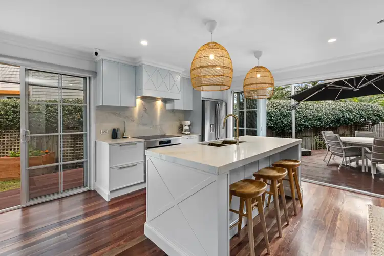 2/42 Evandale Crescent, Miami QLD 4220