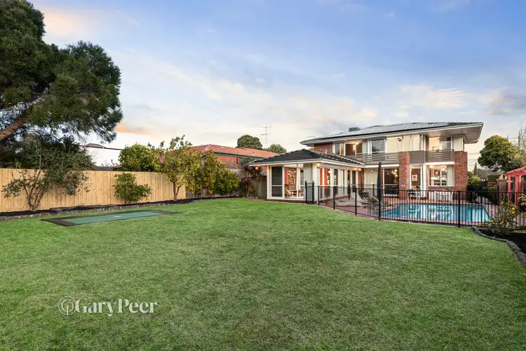 2 Takapuna Street, Caulfield South VIC 3162