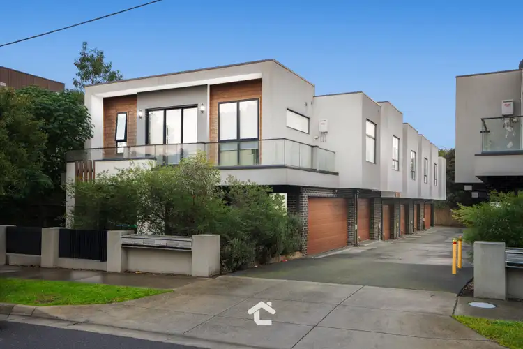 Main view of Homely townhouse listing, 2/561 Boronia Road, Wantirna VIC 3152