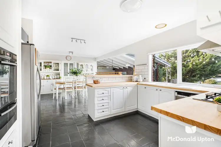 Fifth view of Homely house listing, 3 Cresta Court, Keilor East VIC 3033