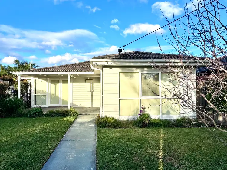 Main view of Homely unit listing, 1/40 Herald Street, Cheltenham VIC 3192