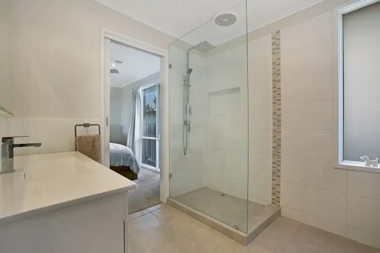 Fifth view of Homely house listing, 6 Azalea Court, Narre Warren VIC 3805