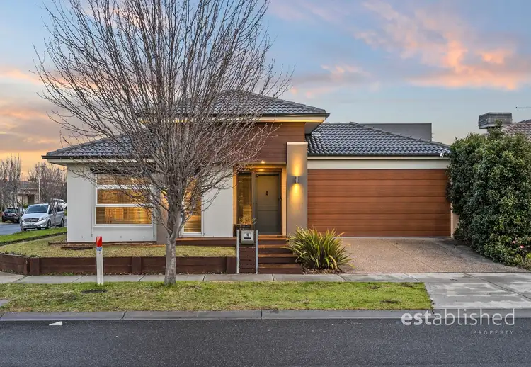 16 Leadbeater Street, Point Cook VIC 3030