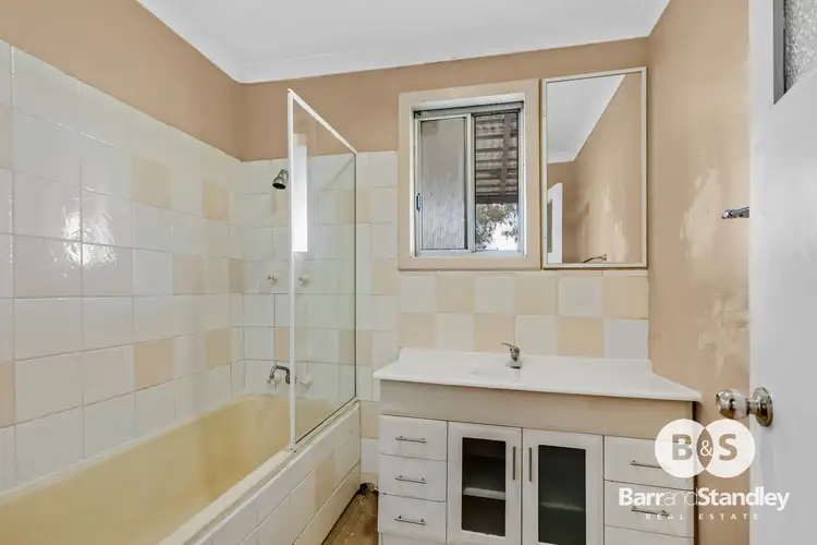 Seventh view of Homely house listing, 2 Hawthorne Avenue, Collie WA 6225