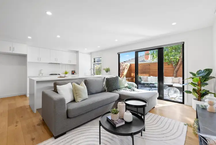 Main view of Homely apartment listing, 2/28 Rosella Street, Murrumbeena VIC 3163