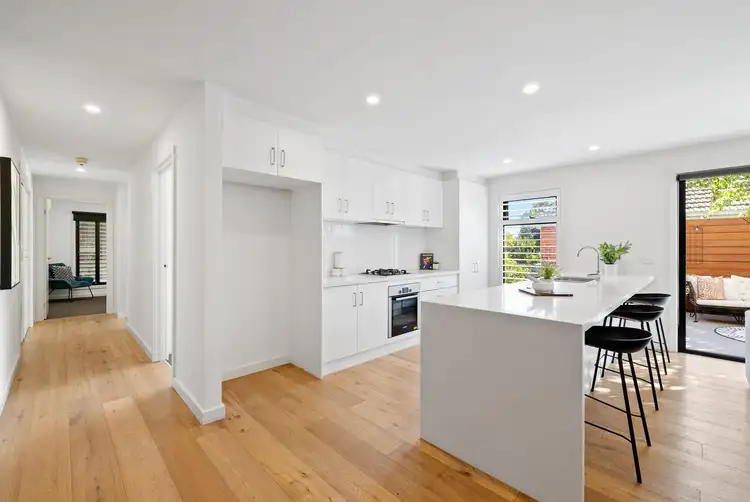 Fourth view of Homely apartment listing, 2/28 Rosella Street, Murrumbeena VIC 3163