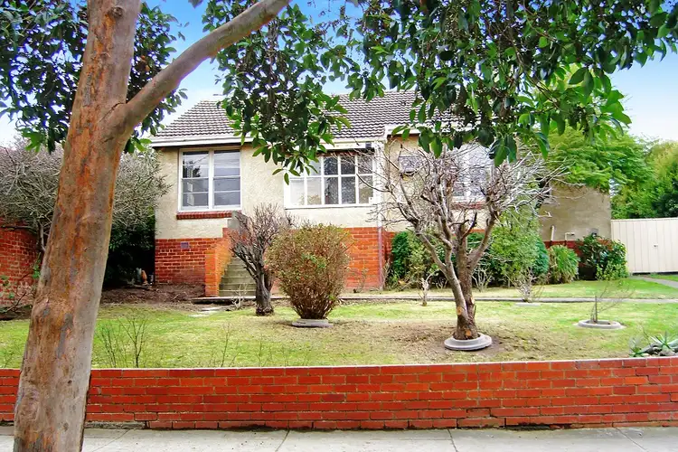 16 Winbirra Parade, Ashwood VIC 3147