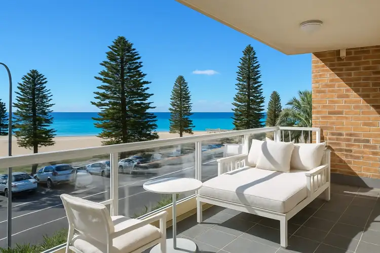 143-144 North Steyne