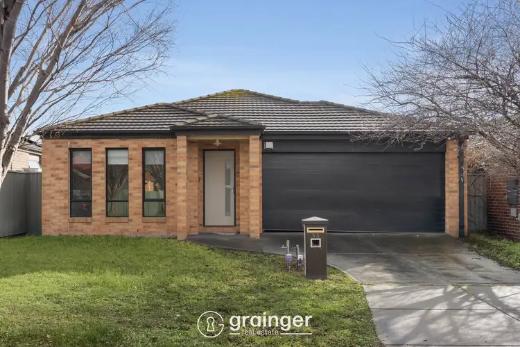 33 Greenaway Terrace, Cranbourne East VIC 3977