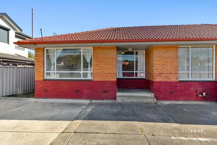 2/1-3 Isla Street, Sunshine North VIC 3020