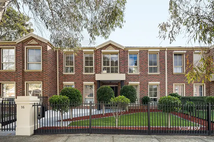 16 Trinity Way, South Morang VIC 3752