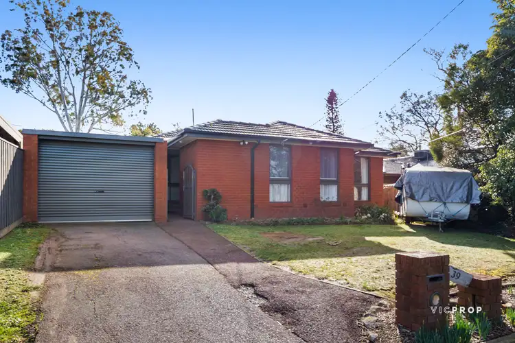 39 Folkstone Crescent, Ferntree Gully VIC 3156