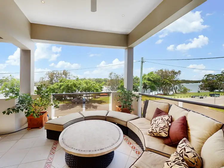 2/11 Hilton Esplanade, Tewantin QLD 4565