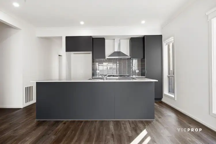 25 Quebec Avenue, Craigieburn VIC 3064