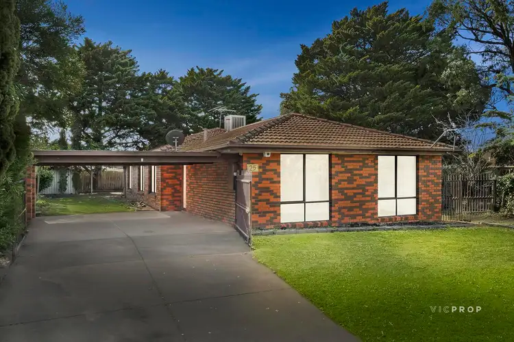 25 Carina Drive, Melton VIC 3337