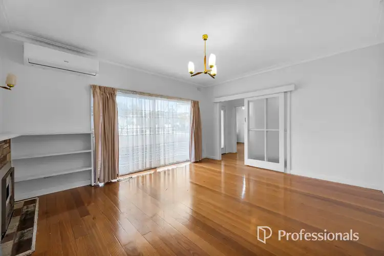 8 Arianne Road, Glen Waverley VIC 3150