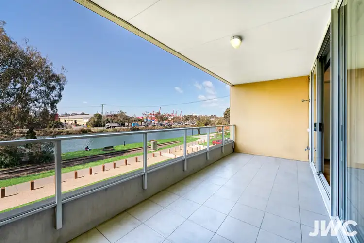 8/2 Saltriver Place, Footscray VIC 3011