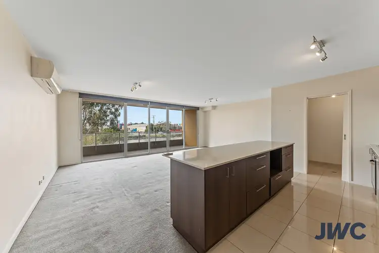 8/2 Saltriver Place, Footscray VIC 3011