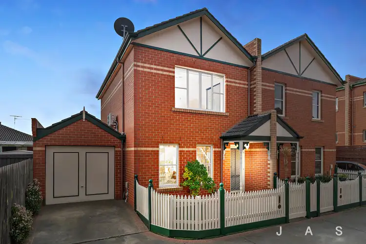 10/296-298 Somerville Road, Kingsville VIC 3012