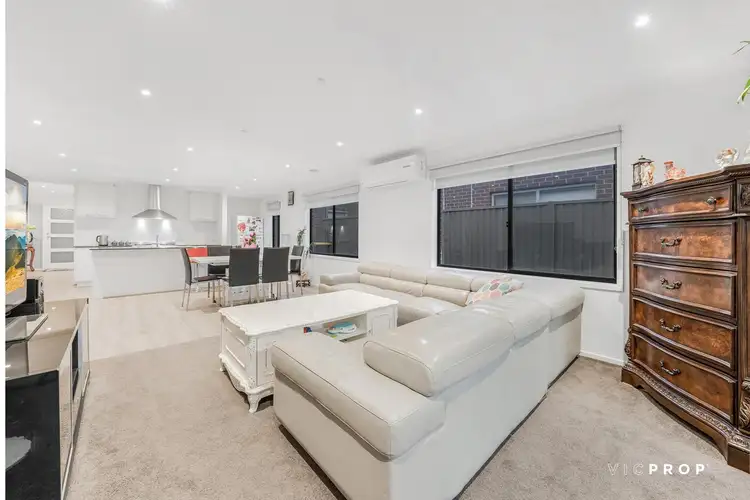 100 City Vista Court, Fraser Rise VIC 3336