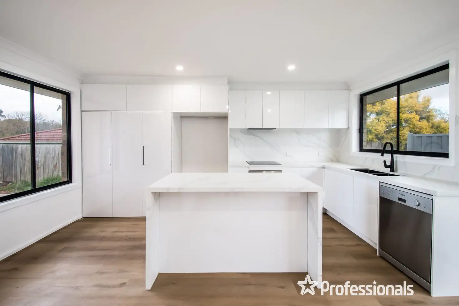 Main view of Homely unit listing, 1/4 Grieve Street, Bayswater VIC 3153