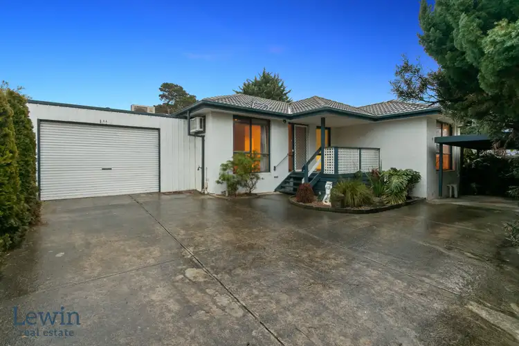 19 Mac Crescent
