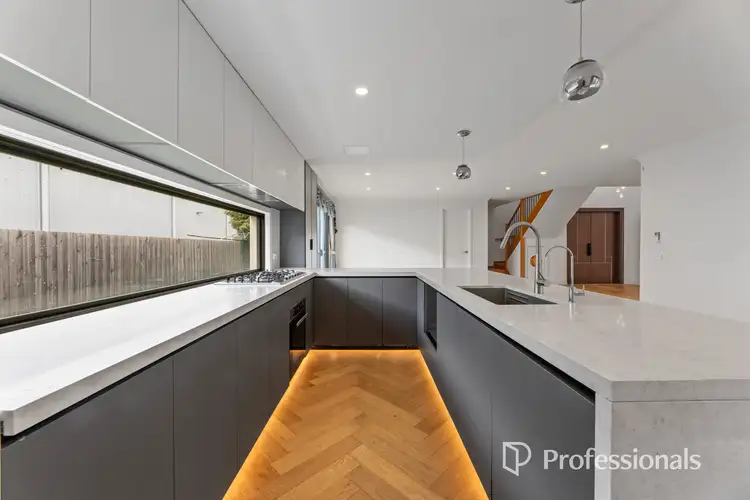 Fifth view of Homely townhouse listing, 2/102 Bogong Avenue, Glen Waverley VIC 3150