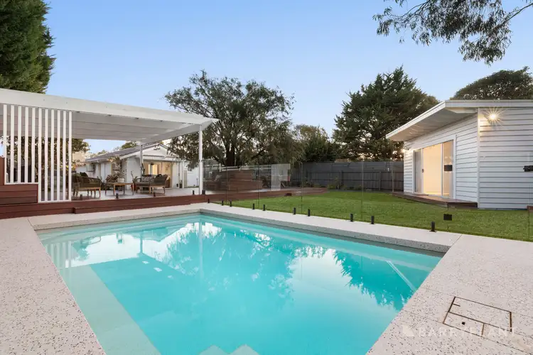 27 Tarongo Drive, Aspendale VIC 3195