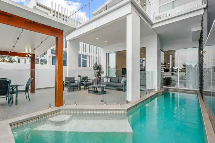 2/5 Vespa Crescent, Surfers Paradise QLD 4217