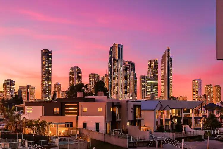 2/5 Vespa Crescent, Surfers Paradise QLD 4217