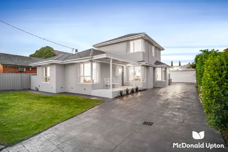 34 Fawkner Crescent