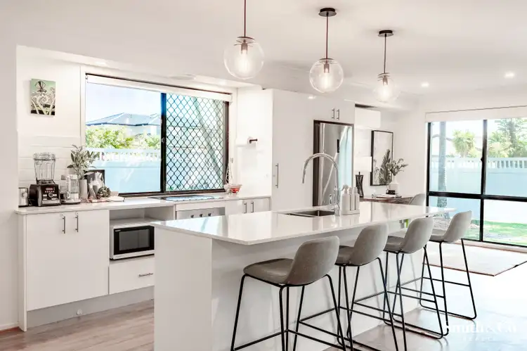 19 Lakefield Crescent, Paradise Point QLD 4216