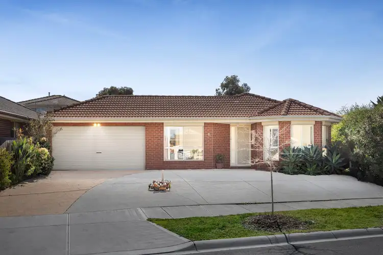 8 Tannaroo Crescent, Delahey VIC 3037