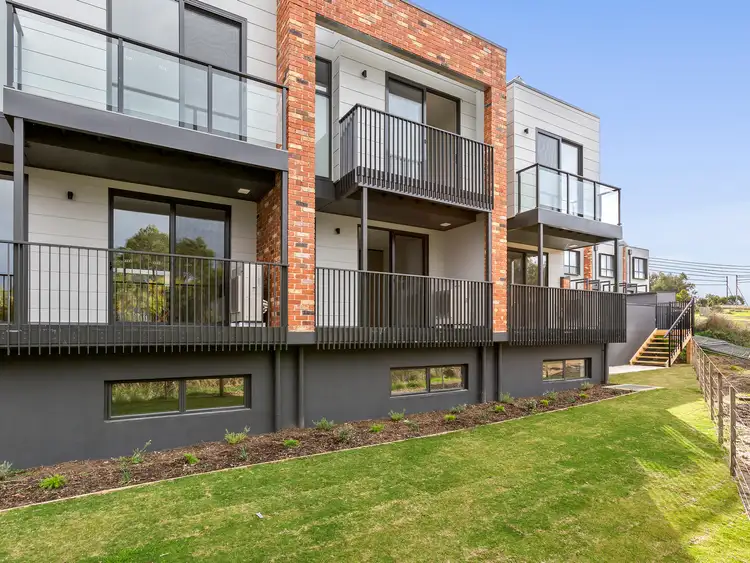 8/156 Pigdons Road, Highton VIC 3216