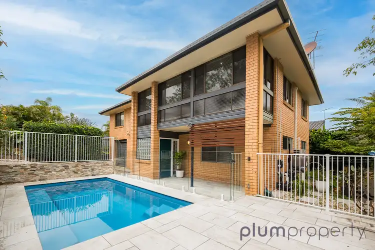 1 Winking Street, Chapel Hill QLD 4069