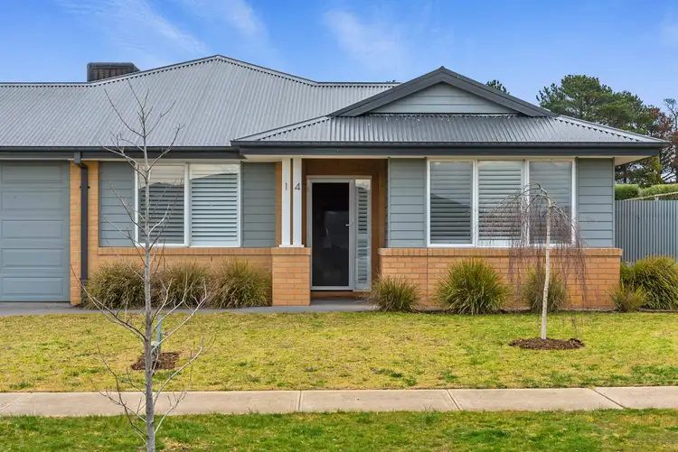 14 Maple Drive, Romsey VIC 3434