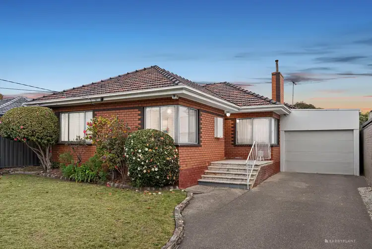 98 Mahoneys Road, Forest Hill VIC 3131