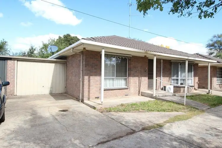 2/30 Burnbank Street, Lake Wendouree VIC 3350
