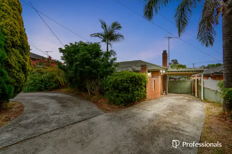 Second view of Homely house listing, 3 Viola Court, Frankston VIC 3199