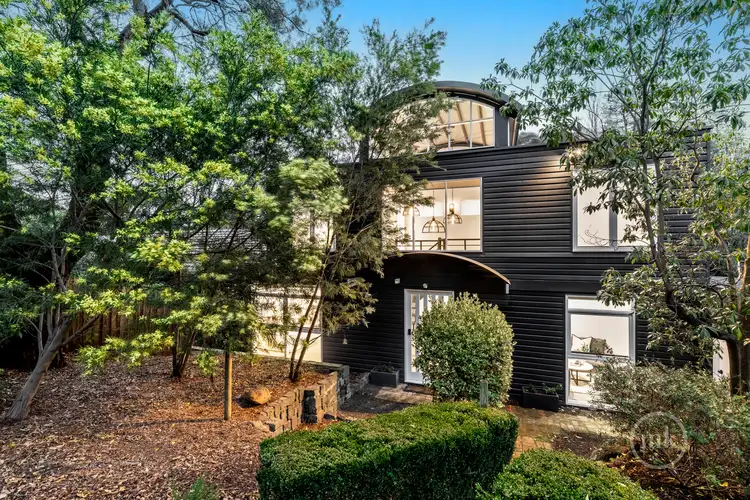 25 De Blonay Crescent